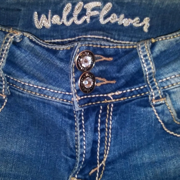 Wallflower Jeans Size 0 - Picture 3 of 3